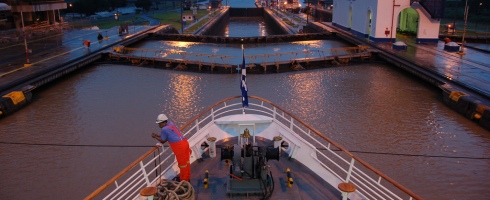 The Miraflores Lock at the Panama Canal. Flickr/Scott Ableman - http://www.flickr.com/photos/ableman/2171326385/